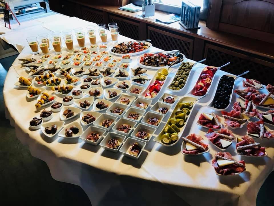 Bauer'S Pension-Restaurant-Catering Grosshabersdorf ภายนอก รูปภาพ