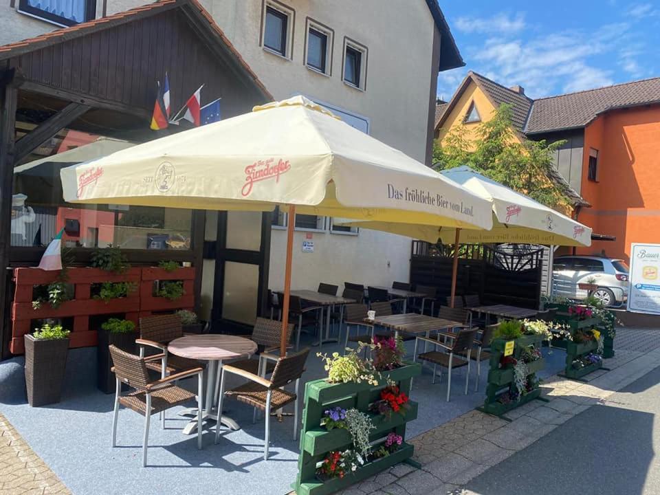 Bauer'S Pension-Restaurant-Catering Grosshabersdorf ภายนอก รูปภาพ