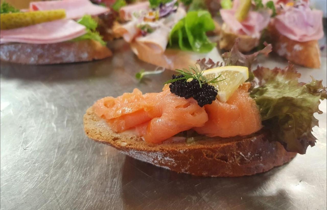 Bauer'S Pension-Restaurant-Catering Grosshabersdorf ภายนอก รูปภาพ