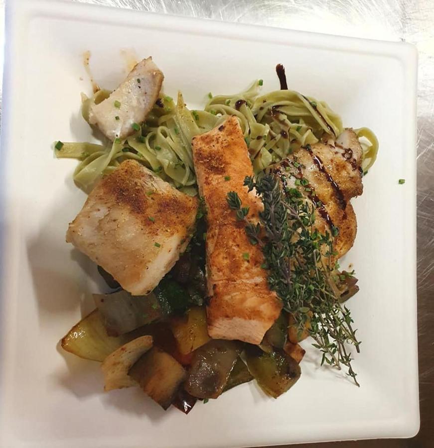 Bauer'S Pension-Restaurant-Catering Grosshabersdorf ภายนอก รูปภาพ