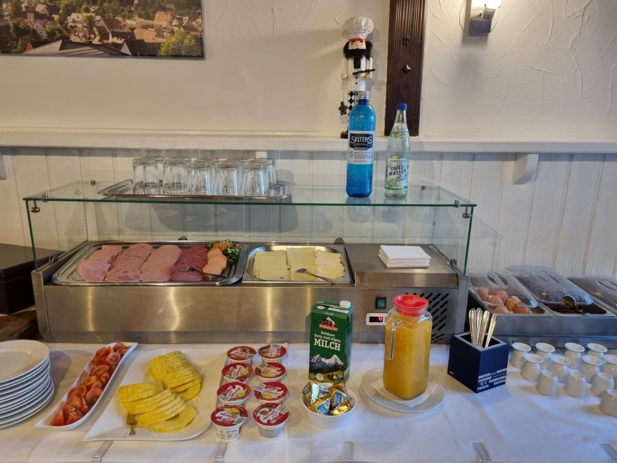 Bauer'S Pension-Restaurant-Catering Grosshabersdorf ภายนอก รูปภาพ