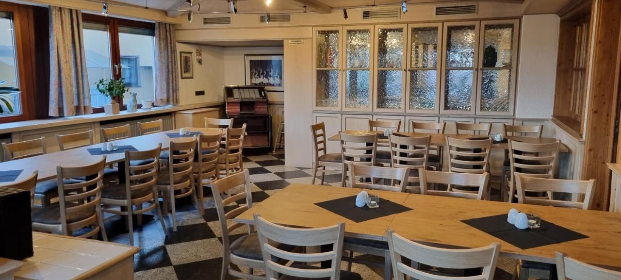 Bauer'S Pension-Restaurant-Catering Grosshabersdorf ภายนอก รูปภาพ