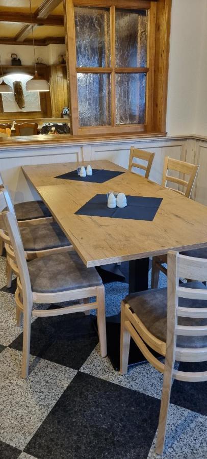 Bauer'S Pension-Restaurant-Catering Grosshabersdorf ภายนอก รูปภาพ